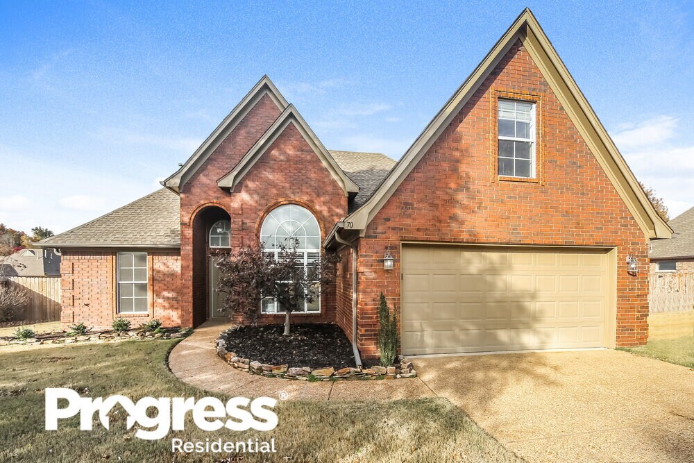 Primary Photo - 70 Redbud Dr