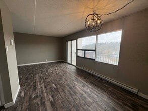 Building Photo - 411 Ellerdale St