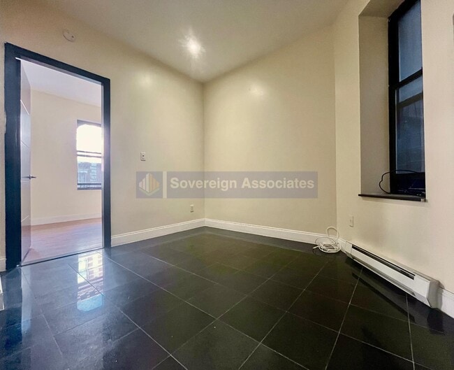 Foto del edificio - 216 W 108th St
