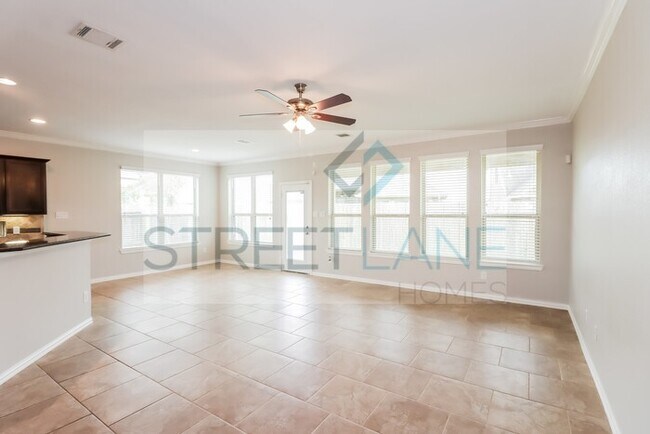 Building Photo - REDUCED!