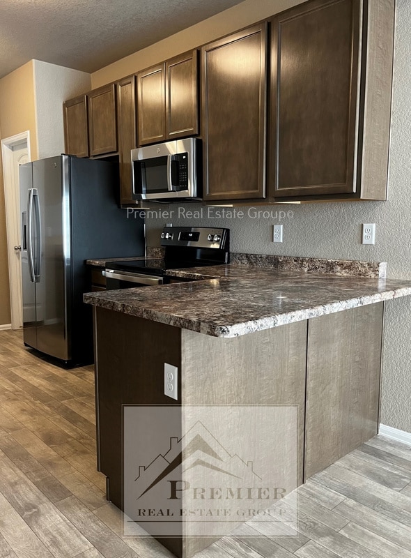 Foto del edificio - 7773 Sand Lake Heights