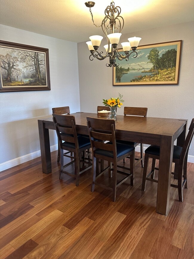 Foto del edificio - 35246 Cornwall Pl