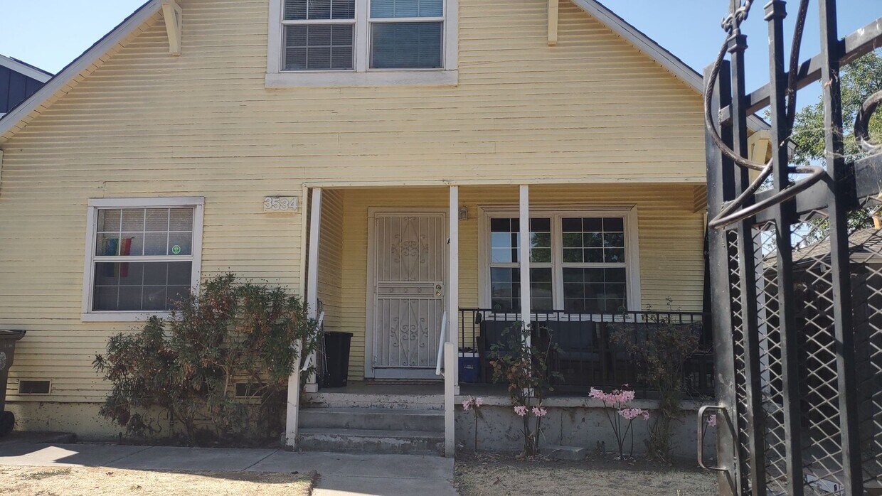 Foto principal - 3534 20th Ave