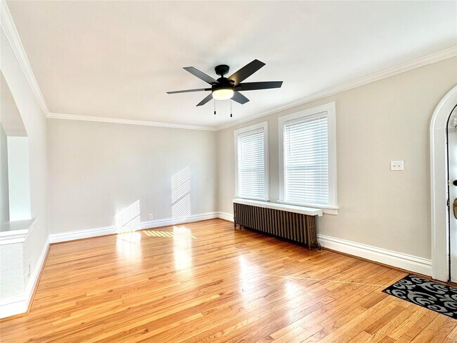 Building Photo - 5073 Mardel Ave