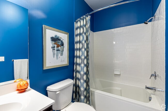 1BR, 1BA - A2 - 640SF - - The Haven on College