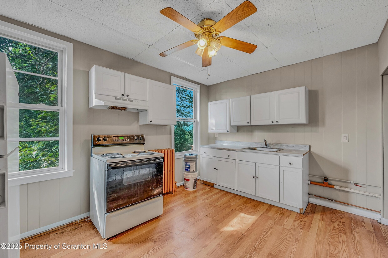 Foto principal - 817 Monroe Ave