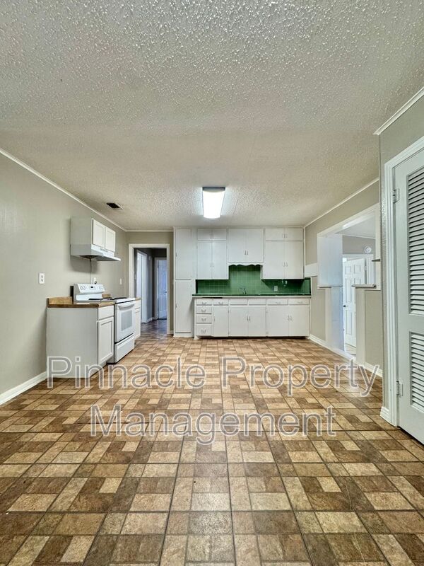 Foto del edificio - 2013 Koberlin St