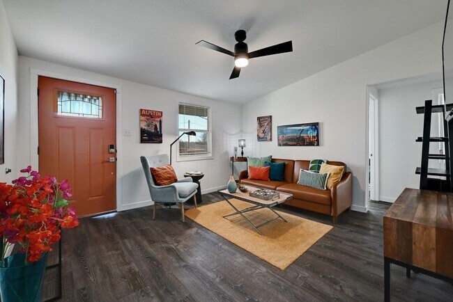 Foto del edificio - 5210 Rogers Ln