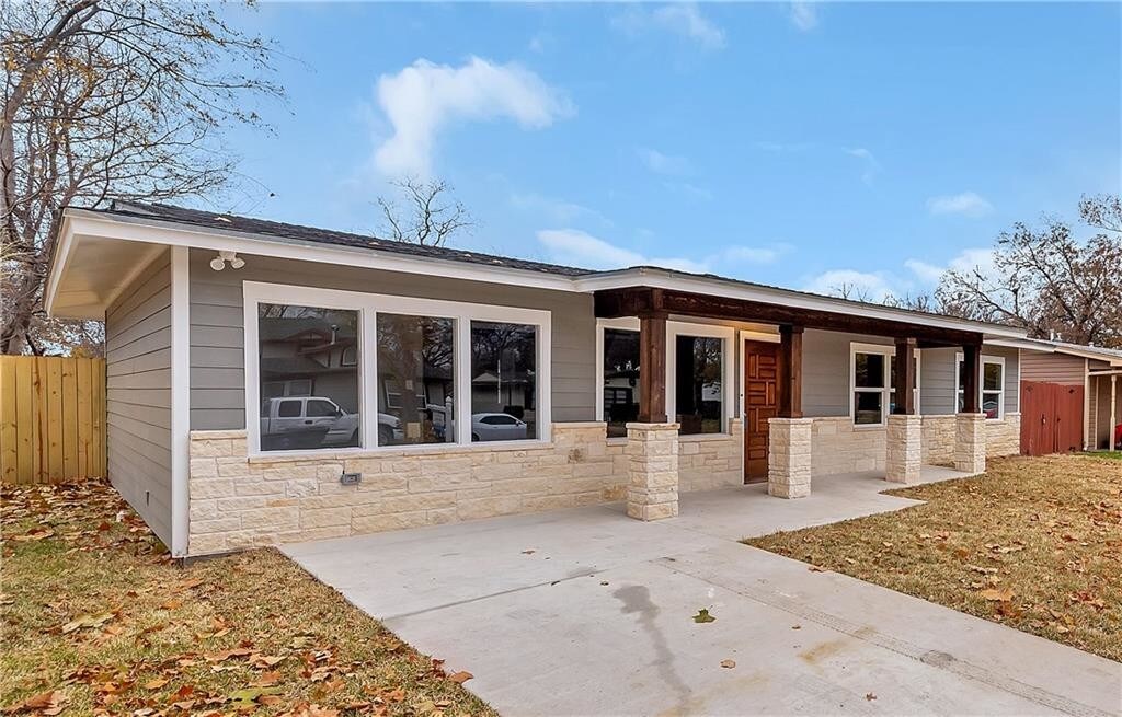 Primary Photo - 2933 Shorewood Dr