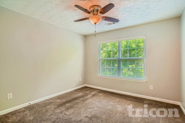Foto del edificio - 4043 Roxberry Hill Ln NE