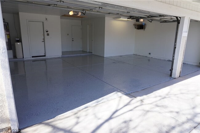 Building Photo - 8328 Del Rey Ave