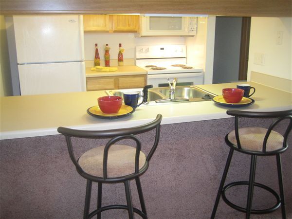 Building Photo - 2 br, 1 bath Apartment - Yale Apartments