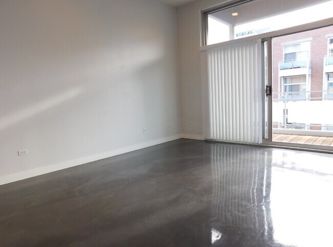 Foto del edificio - 939 W Madison St