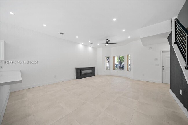 Foto del edificio - 2414 SE 21st St