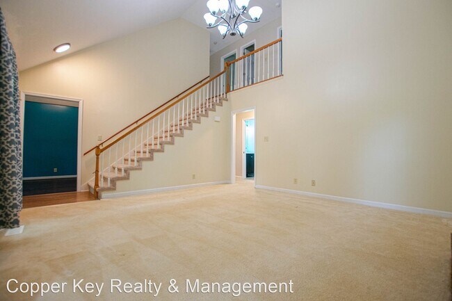 Building Photo - 3 br, 2.5 bath House - 3321 N. Henderson Way