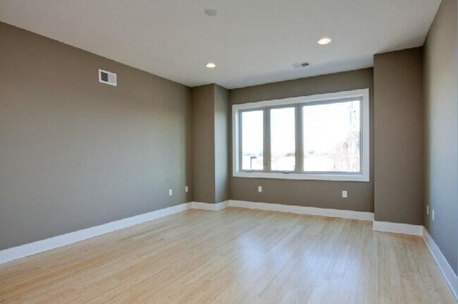 Foto del edificio - Queen Village Townhome with Parking