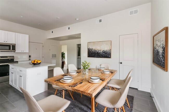 Foto del edificio - 3726 Bellfort Ave