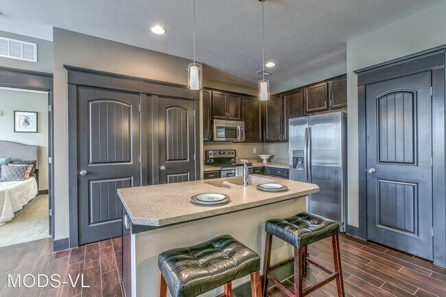 Building Photo - 1010 N 192 Terrace Ct