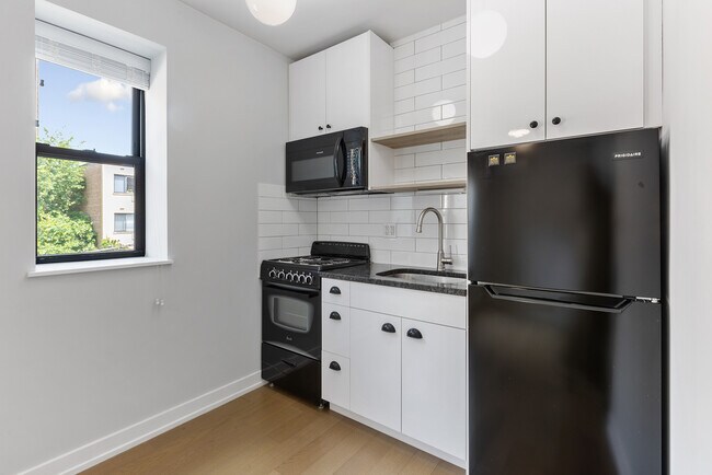 Foto del edificio - 6019 N Winthrop Ave