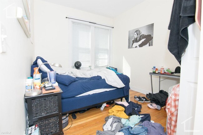 Foto del edificio - 5 br, 2 bath House - 81 Gibbs St Apt 2J