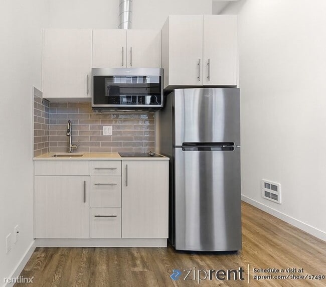 Building Photo - 3 br, 3 bath Townhome - 6736 15th Avenue N...