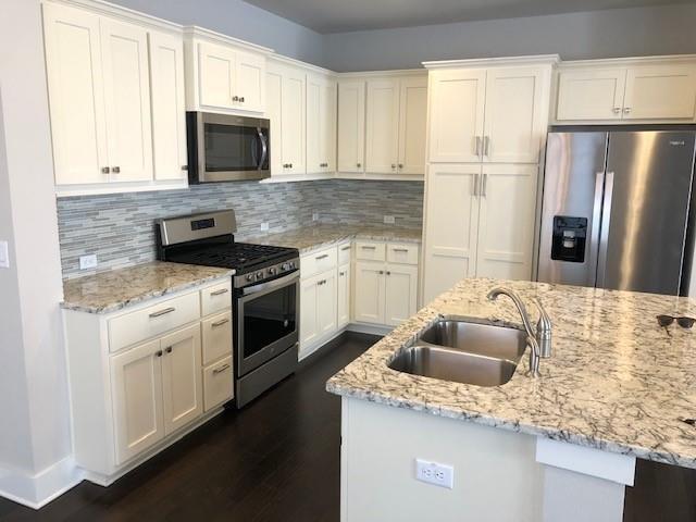 Foto del edificio - 13800 Lyndhurst St