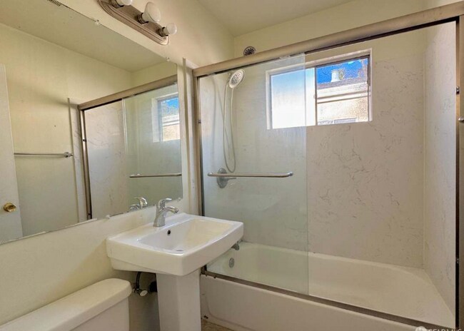 Foto del edificio - 35 Alan Ct