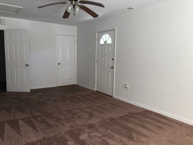 Foto del edificio - 7791 Peppercorn Ln