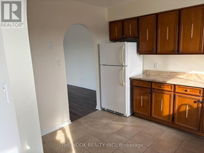 Photo du bâtiment - 948 Simcoe St N