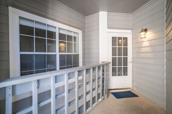 Building Photo - 7419 Singing Hills Ct