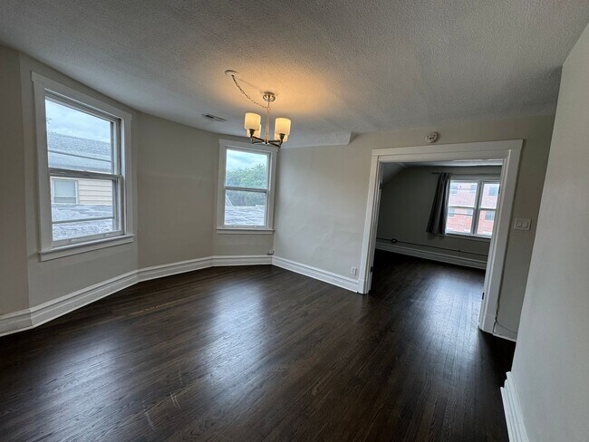 Foto del edificio - 5017 N Western Ave