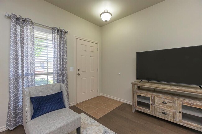 Foto del edificio - 906 SW 92nd St