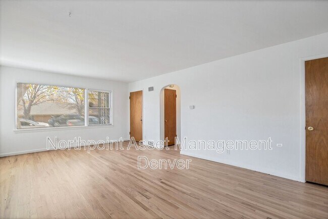 Building Photo - 1713 18th Ave