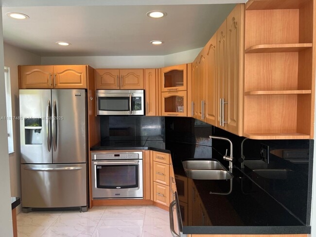 Foto del edificio - 5083 NW 116th Ave