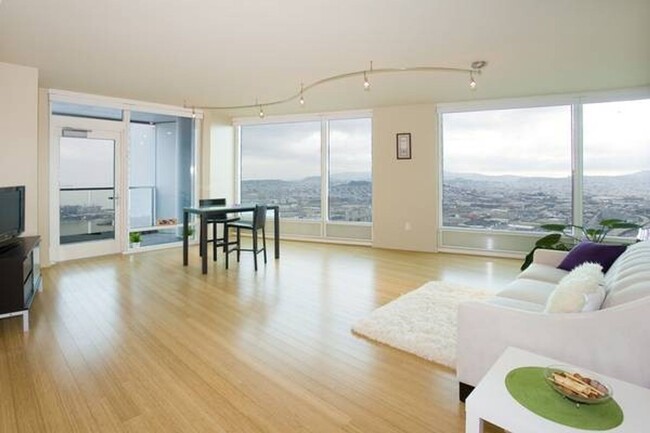 Foto del edificio - Luxury Corner Unit in Rincon Hill: 2 Bed/2...