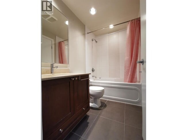 Photo du bâtiment - 7088 Salisbury Ave