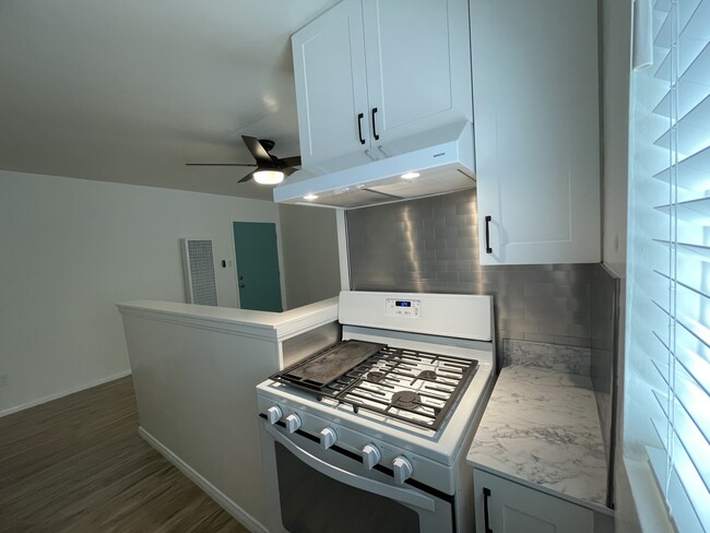 Kitchen - 350 N Ave 53 Ave