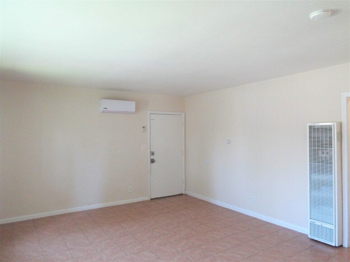 Living Room - 7638 Milton Ave