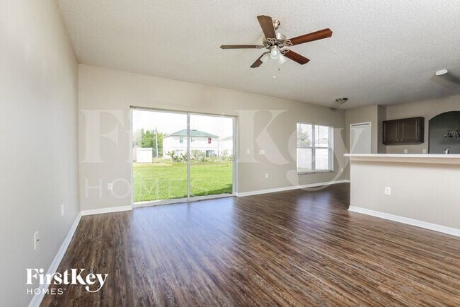 Building Photo - 1144 Normandy Dr