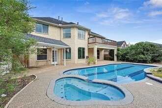 Building Photo - 1423 Meadow Lakes Dr