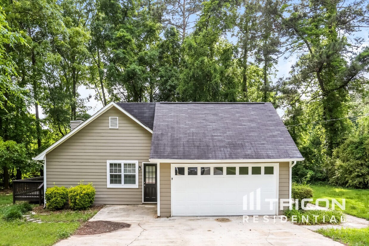 Primary Photo - 3495 Noah Ark Road Jonesboro GA