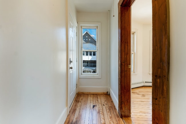 Building Photo - 51 Frederic St