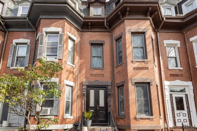Foto del edificio - 2Br/1.5Bth in a convenient location! Laundry iN UNIT! NO BROKER FEE!