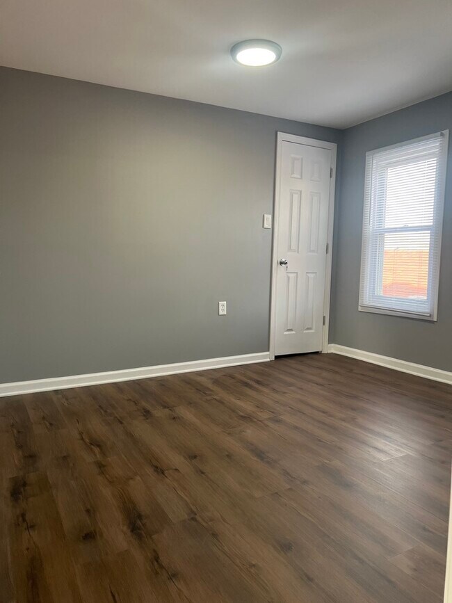Building Photo - 1706 N 37th Ave