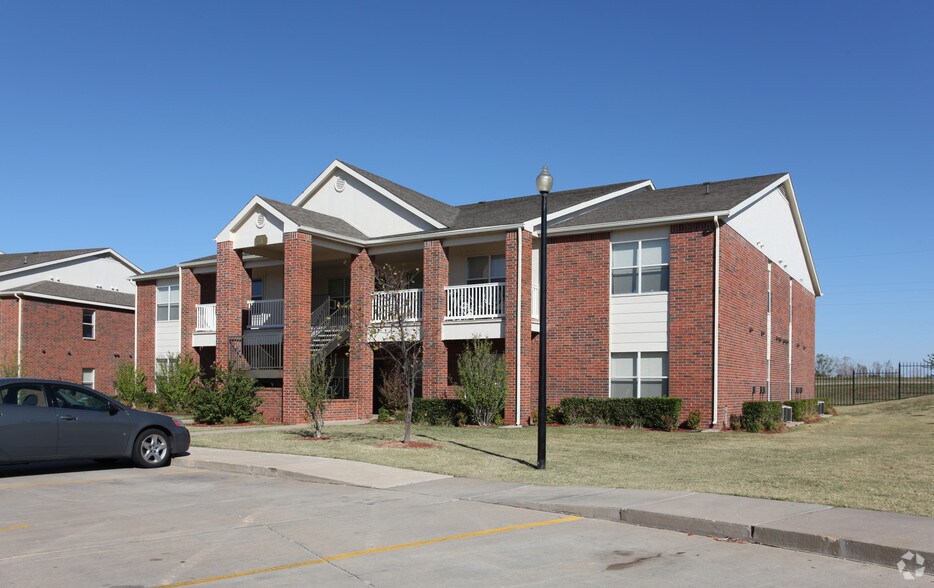 The Greens at Derby I/II Rentals Derby, KS