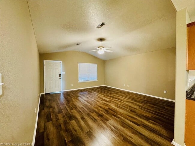 Building Photo - 6604 Huntington Ct