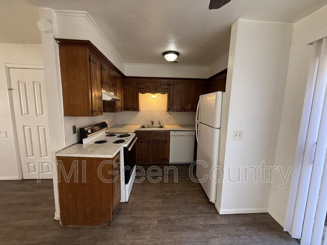 Foto del edificio - 4704 S Darlington Ave