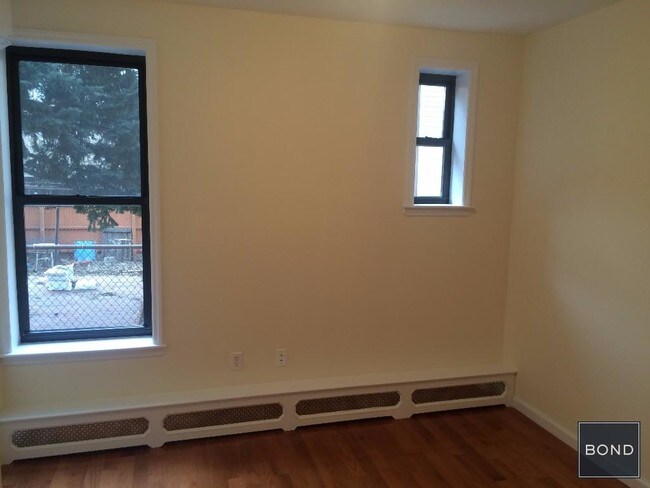 Foto del edificio - 160 Dupont St