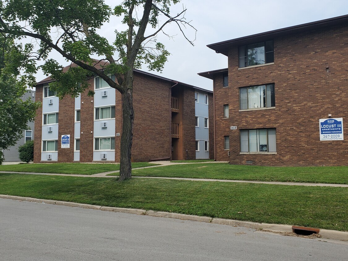 Building Photo - 908 S Locust St