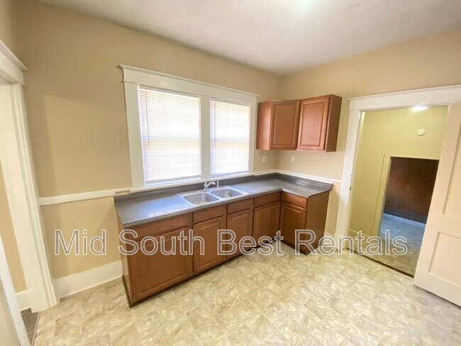 Building Photo - 924 N McNeil St